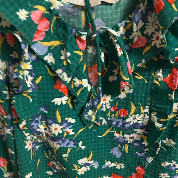 LOFT Green Floral Ruffle Top - Picture 2 of 6